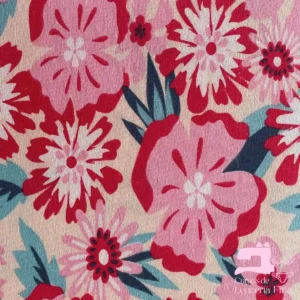 Algodon Licrado Estampado Diseño Flores Veraniegas Perla con Rojo