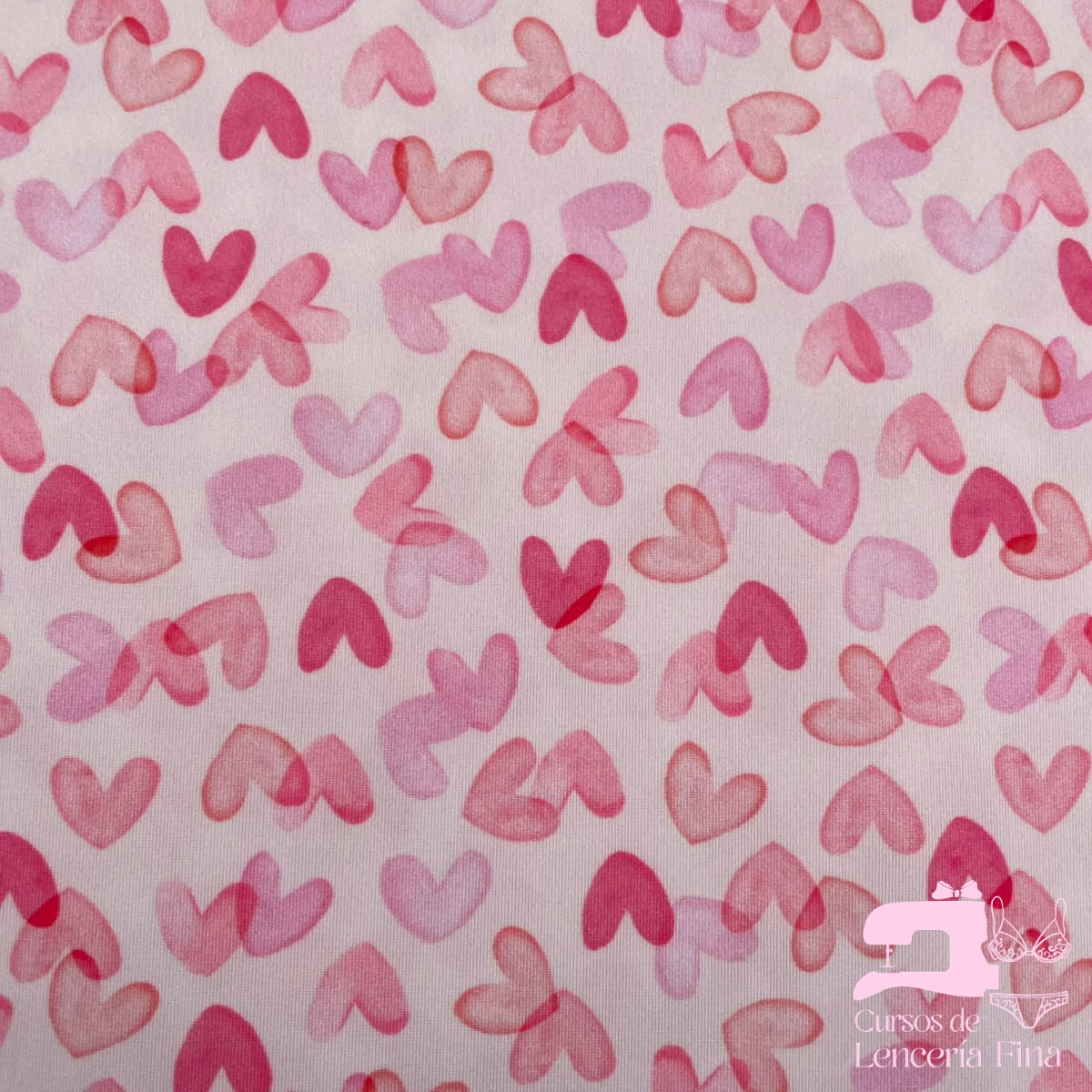 MICROFIBRA DISEÑO CORAZONES ROSADO - Image 2
